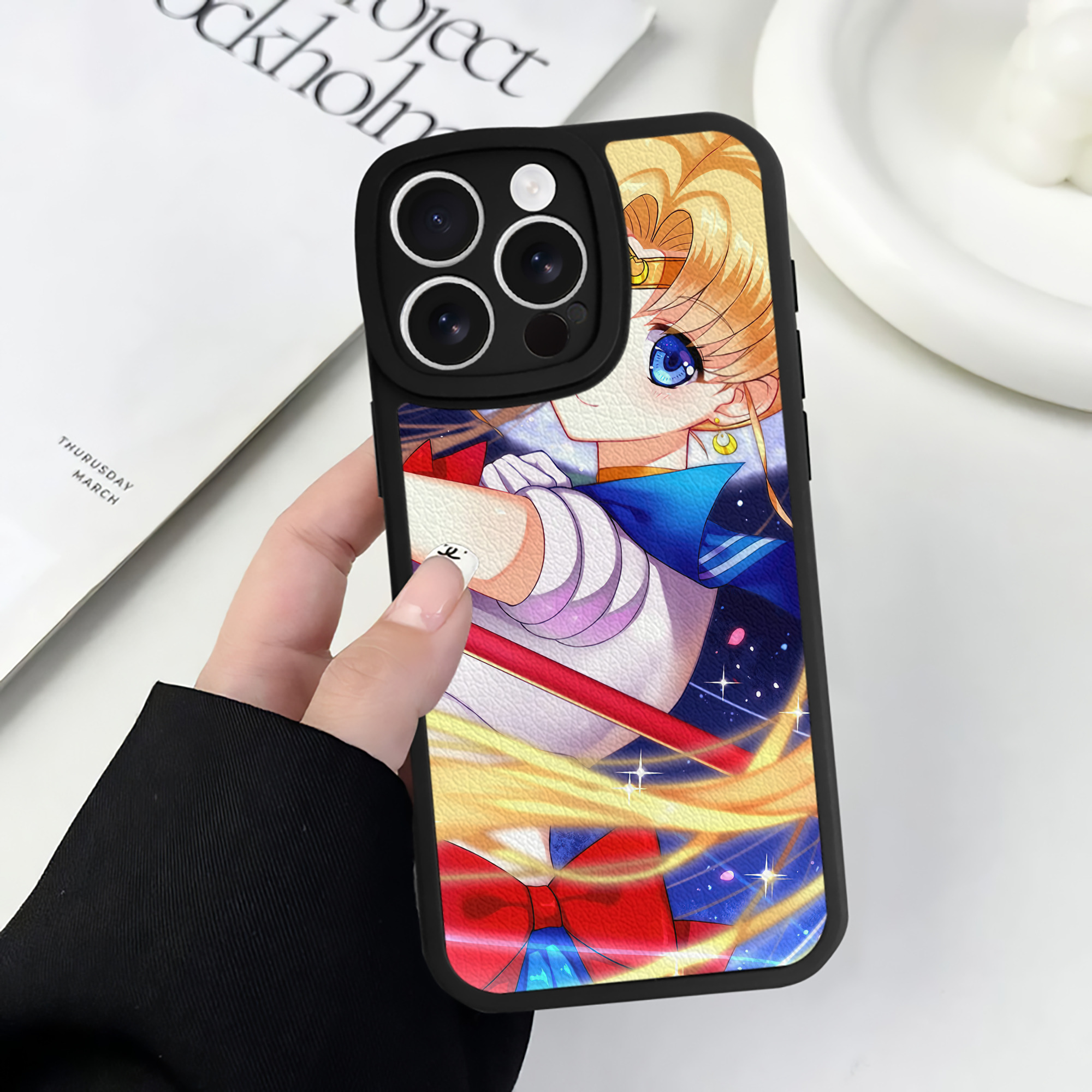 （画像用） 美少女戦士セーラームーン Sailor Moon 【iPhone 16シリーズ対応】シリコンスマホケース（レザー調） 材質：シリコン